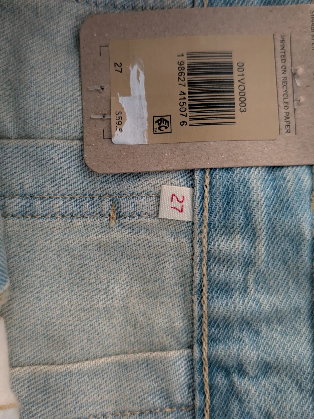 NWT Levi’s Light Wash Pleated Denim Mini Skirt Size 27 Y2K Utility